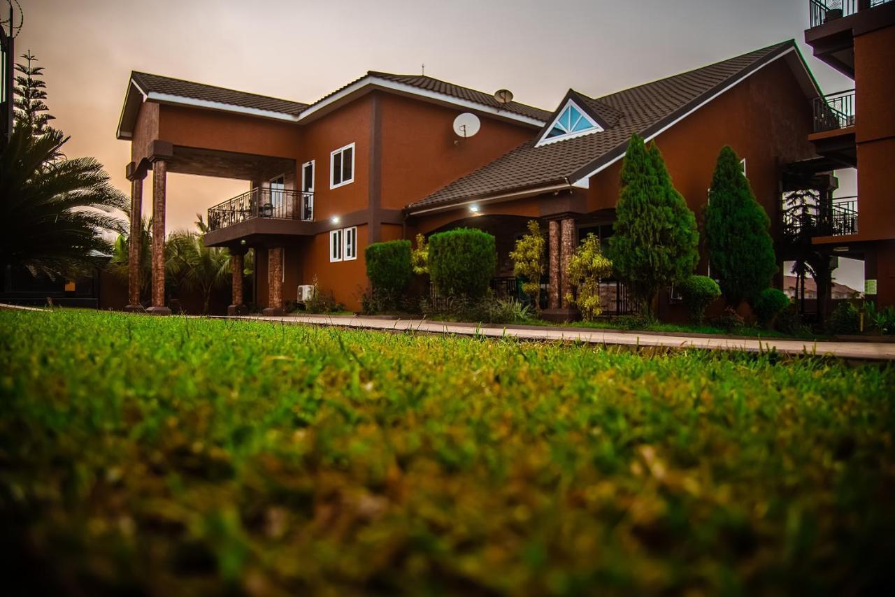 Homey Lodge Kumasi Exterior photo