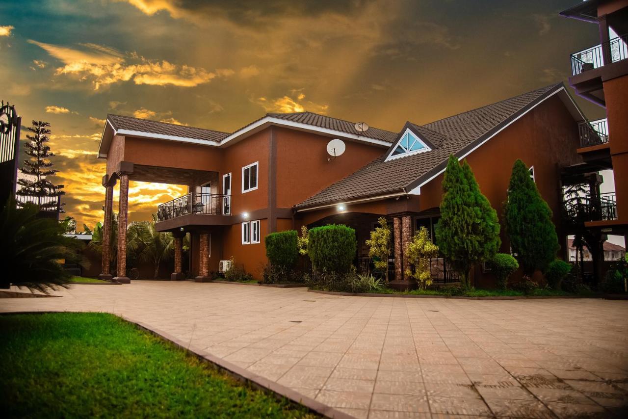 Homey Lodge Kumasi Exterior photo