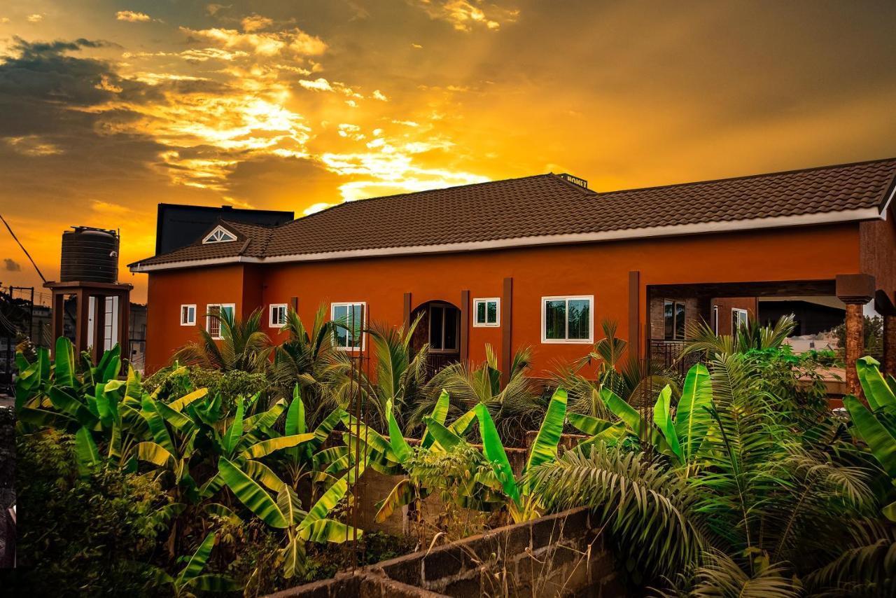 Homey Lodge Kumasi Exterior photo